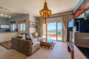 Classy 3 BR Apartment Lagoon & Pool View Waterside